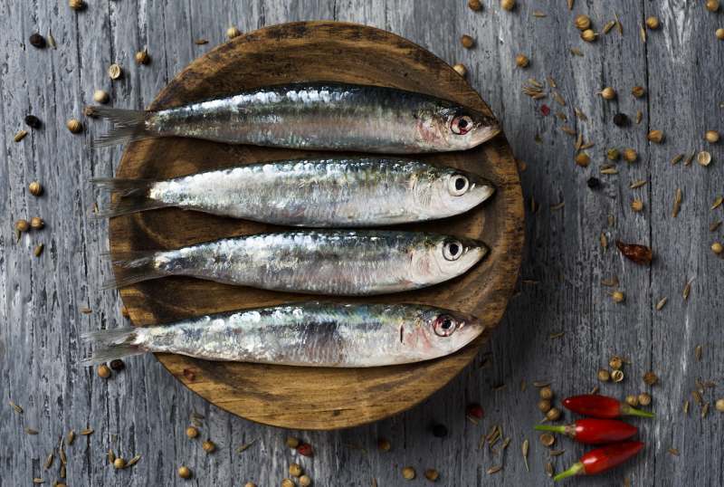 alimenti-per-combattere-acne-e-brufoli-pesce-azzurro