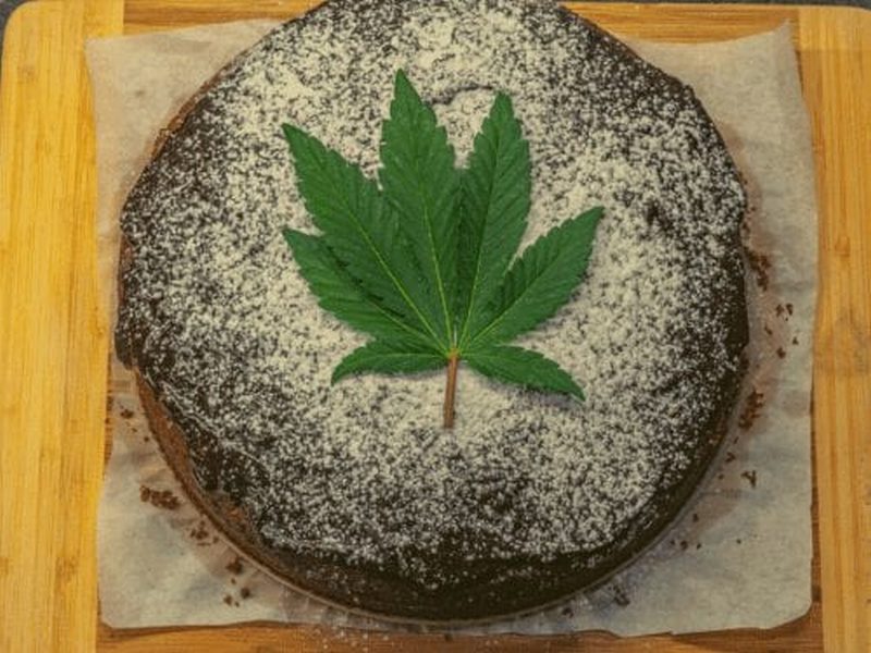 torta-alla-mariujana-legale-space-cake