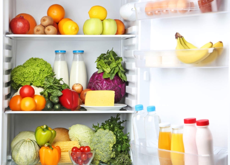 pulizia-e-igiene-della-cucina-di-casa-come-tenere-cibo-in-frigorifero